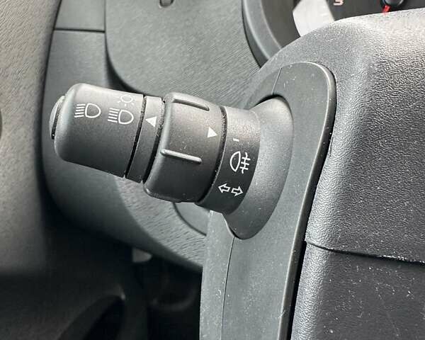 Белый Рено Кенгу, объемом двигателя 1.6 л и пробегом 161 тыс. км за 4600 $, фото 27 на Automoto.ua