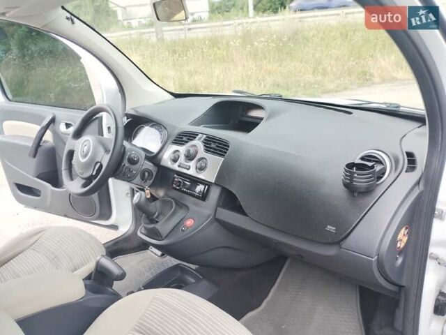 Білий Рено Кєнгу, об'ємом двигуна 1.5 л та пробігом 265 тис. км за 8500 $, фото 26 на Automoto.ua