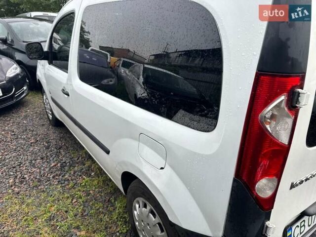 Рено Кенгу 2012 в Киеве на Automoto.ua Белый Рено Кенгу, объемом двигателя 0 л и пробегом 160 тыс. км за 4450 $, фото 2 на Automoto.ua