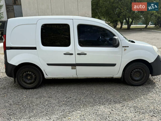 Белый Рено Кенгу, объемом двигателя 1.46 л и пробегом 211 тыс. км за 5800 $, фото 4 на Automoto.ua