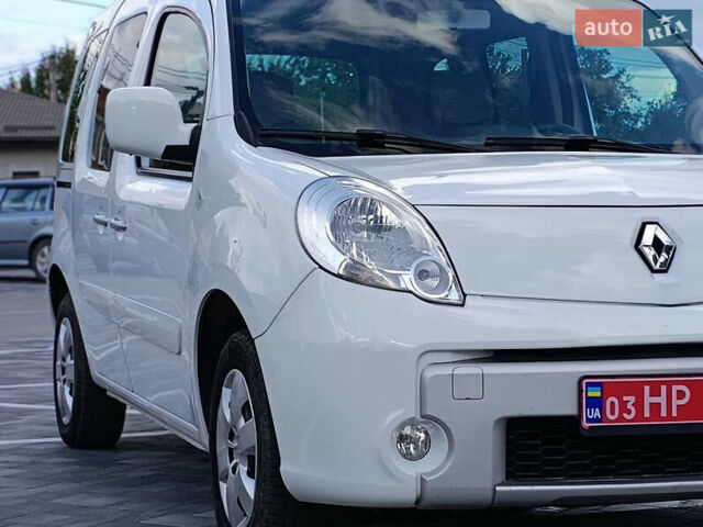 Білий Рено Кєнгу, об'ємом двигуна 1.6 л та пробігом 224 тис. км за 7999 $, фото 5 на Automoto.ua