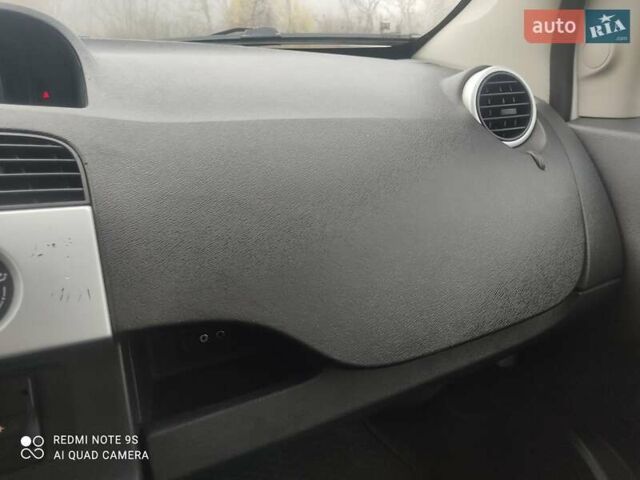 Білий Рено Кєнгу, об'ємом двигуна 0 л та пробігом 108 тис. км за 4900 $, фото 2 на Automoto.ua