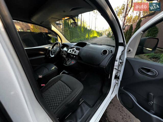 Белый Рено Кенгу, объемом двигателя 1.5 л и пробегом 188 тыс. км за 4950 $, фото 11 на Automoto.ua