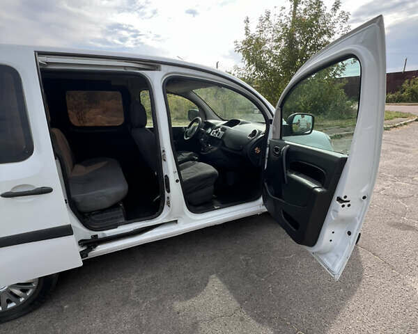 Білий Рено Кєнгу, об'ємом двигуна 1.5 л та пробігом 282 тис. км за 5400 $, фото 13 на Automoto.ua
