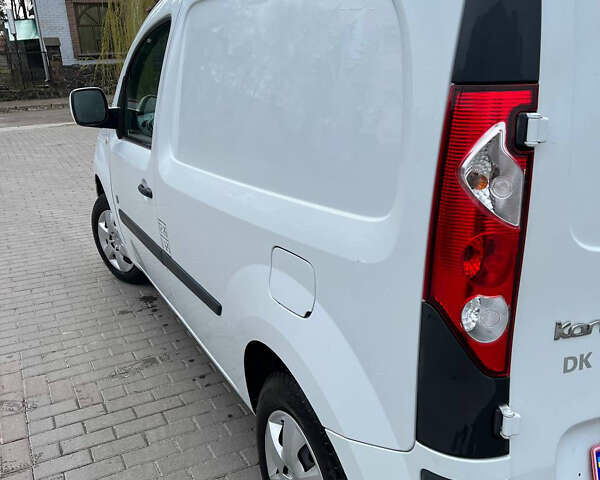 Белый Рено Кенгу, объемом двигателя 0 л и пробегом 29 тыс. км за 4999 $, фото 9 на Automoto.ua