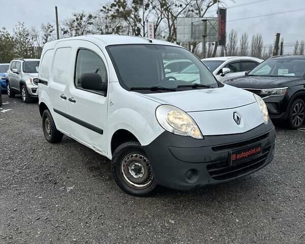 Белый Рено Кенгу, объемом двигателя 1.6 л и пробегом 161 тыс. км за 4600 $, фото 2 на Automoto.ua