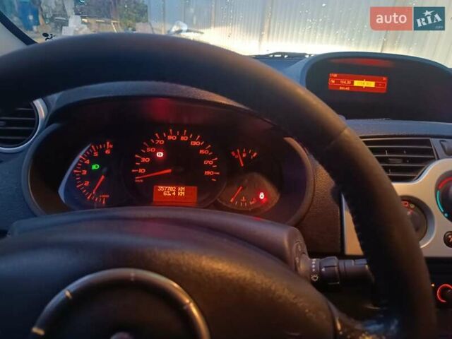 Белый Рено Кенгу, объемом двигателя 1.5 л и пробегом 357 тыс. км за 6200 $, фото 20 на Automoto.ua
