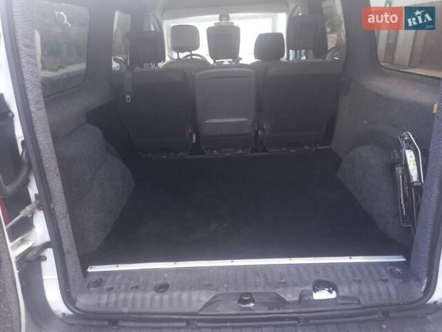 Белый Рено Кенгу, объемом двигателя 1.5 л и пробегом 211 тыс. км за 8200 $, фото 10 на Automoto.ua