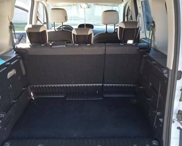 Белый Рено Кенгу, объемом двигателя 1.46 л и пробегом 279 тыс. км за 7500 $, фото 7 на Automoto.ua