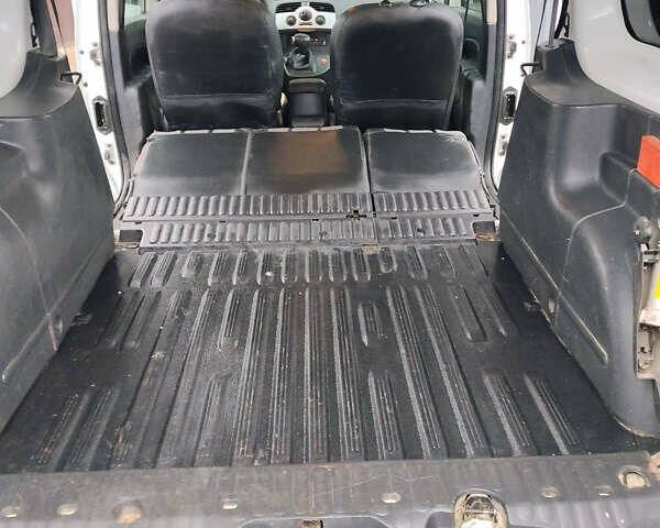 Білий Рено Кєнгу, об'ємом двигуна 0 л та пробігом 109 тис. км за 7300 $, фото 15 на Automoto.ua