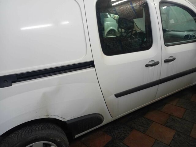 Белый Рено Кенгу, объемом двигателя 0 л и пробегом 180 тыс. км за 1500 $, фото 4 на Automoto.ua