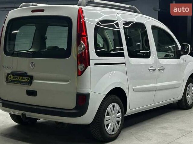 Белый Рено Кенгу, объемом двигателя 1.5 л и пробегом 216 тыс. км за 8700 $, фото 5 на Automoto.ua