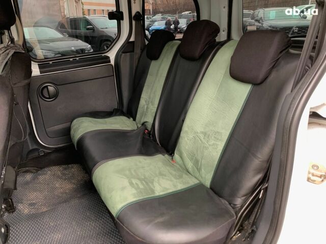 Белый Рено Кенгу, объемом двигателя 1.5 л и пробегом 260 тыс. км за 7490 $, фото 18 на Automoto.ua