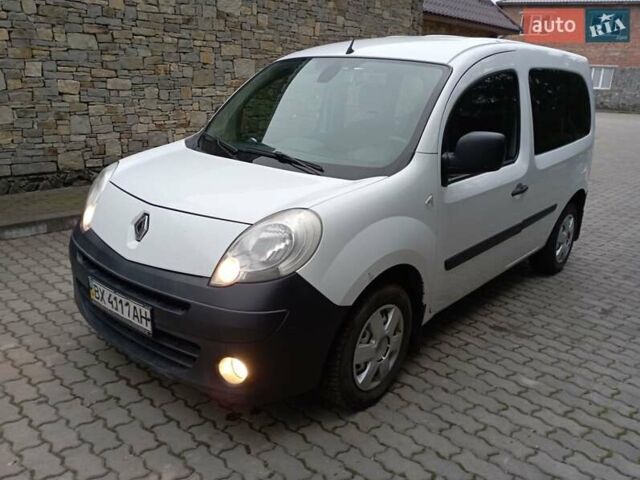 Белый Рено Кенгу, объемом двигателя 1.5 л и пробегом 298 тыс. км за 7750 $, фото 1 на Automoto.ua