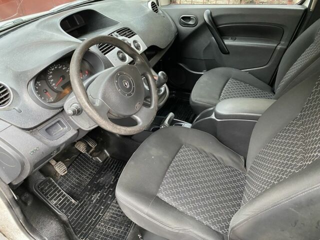 Білий Рено Кєнгу, об'ємом двигуна 1.5 л та пробігом 300 тис. км за 4950 $, фото 12 на Automoto.ua