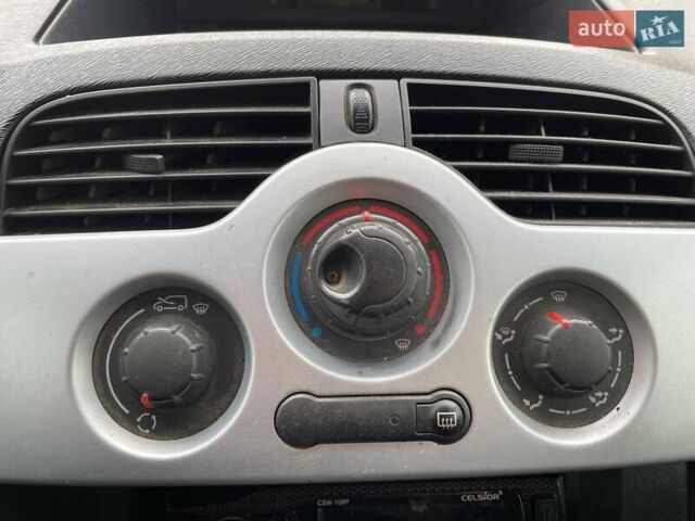 Білий Рено Кєнгу, об'ємом двигуна 1.6 л та пробігом 188 тис. км за 8990 $, фото 18 на Automoto.ua