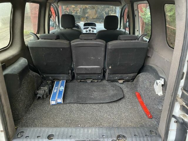 Білий Рено Кєнгу, об'ємом двигуна 1.5 л та пробігом 300 тис. км за 4950 $, фото 14 на Automoto.ua