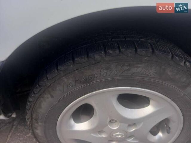 Белый Рено Кенгу, объемом двигателя 1.5 л и пробегом 211 тыс. км за 8200 $, фото 6 на Automoto.ua