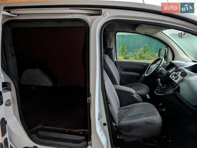 Белый Рено Кенгу, объемом двигателя 1.46 л и пробегом 270 тыс. км за 5000 $, фото 1 на Automoto.ua