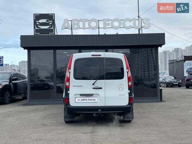 Білий Рено Кєнгу, об'ємом двигуна 1.6 л та пробігом 188 тис. км за 8990 $, фото 6 на Automoto.ua