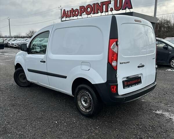 Белый Рено Кенгу, объемом двигателя 1.6 л и пробегом 161 тыс. км за 4600 $, фото 8 на Automoto.ua