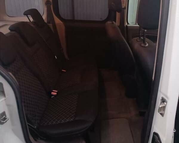 Белый Рено Кенгу, объемом двигателя 1.5 л и пробегом 357 тыс. км за 6200 $, фото 1 на Automoto.ua