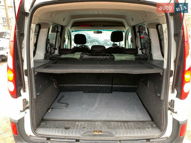 Білий Рено Кєнгу, об'ємом двигуна 1.5 л та пробігом 260 тис. км за 7490 $, фото 22 на Automoto.ua