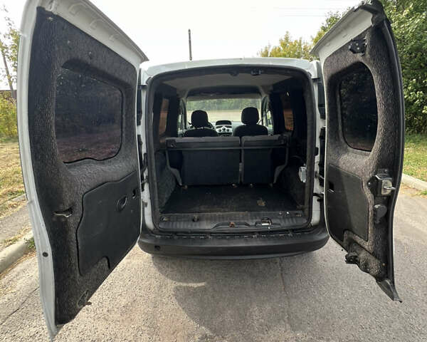 Білий Рено Кєнгу, об'ємом двигуна 1.5 л та пробігом 282 тис. км за 5400 $, фото 9 на Automoto.ua