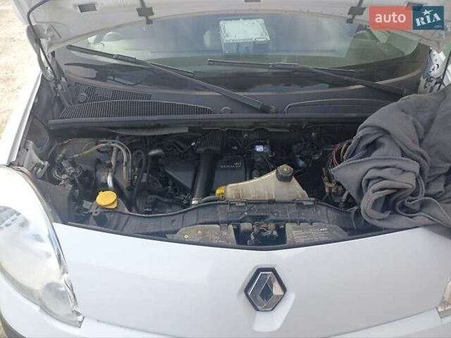 Белый Рено Кенгу, объемом двигателя 1.46 л и пробегом 241 тыс. км за 6600 $, фото 12 на Automoto.ua