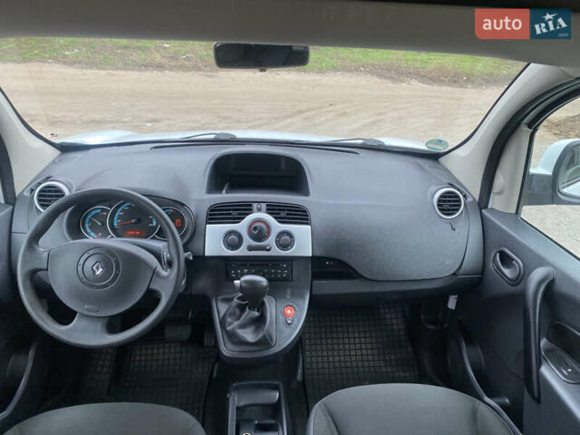Білий Рено Кєнгу, об'ємом двигуна 0 л та пробігом 87 тис. км за 6499 $, фото 13 на Automoto.ua