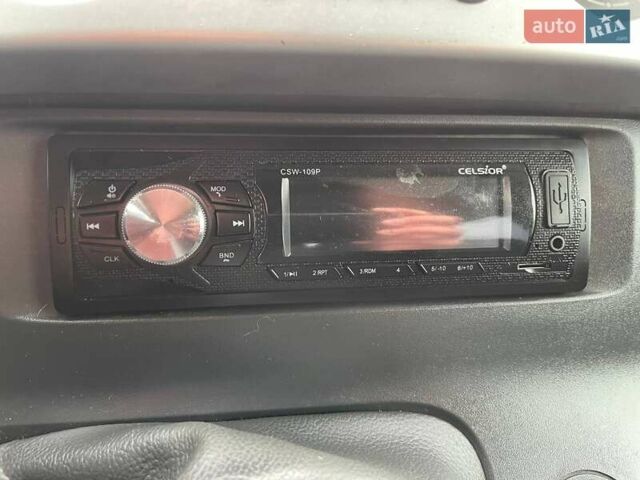 Білий Рено Кєнгу, об'ємом двигуна 1.6 л та пробігом 188 тис. км за 8990 $, фото 19 на Automoto.ua