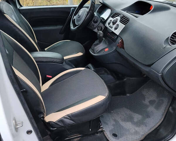 Білий Рено Кєнгу, об'ємом двигуна 0 л та пробігом 109 тис. км за 7300 $, фото 14 на Automoto.ua