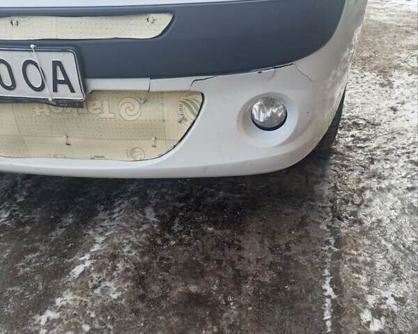 Белый Рено Кенгу, объемом двигателя 1.46 л и пробегом 241 тыс. км за 6600 $, фото 5 на Automoto.ua