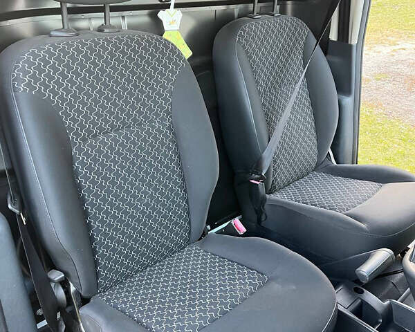 Белый Рено Кенгу, объемом двигателя 0 л и пробегом 29 тыс. км за 4999 $, фото 17 на Automoto.ua