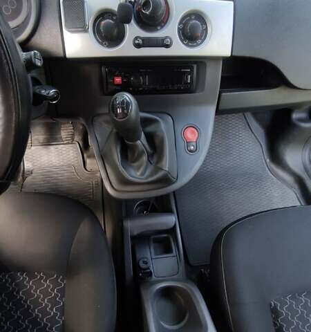 Белый Рено Кенгу, объемом двигателя 1.46 л и пробегом 240 тыс. км за 5300 $, фото 9 на Automoto.ua