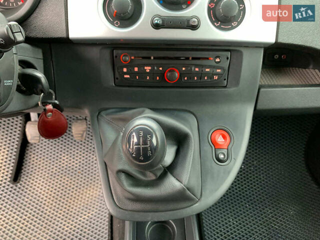 Білий Рено Кєнгу, об'ємом двигуна 1.5 л та пробігом 260 тис. км за 7490 $, фото 28 на Automoto.ua