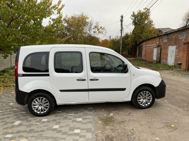 Білий Рено Кєнгу, об'ємом двигуна 1.5 л та пробігом 300 тис. км за 4950 $, фото 2 на Automoto.ua