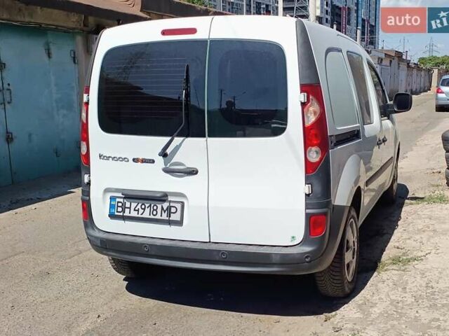 Белый Рено Кенгу, объемом двигателя 1.46 л и пробегом 267 тыс. км за 7500 $, фото 3 на Automoto.ua