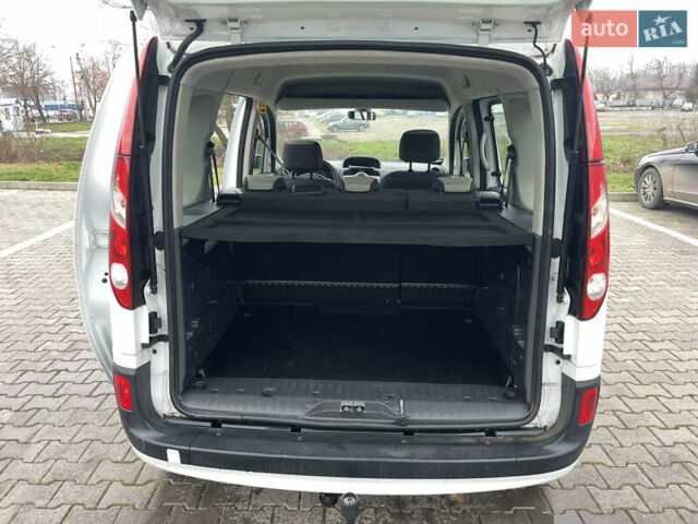 Білий Рено Кєнгу, об'ємом двигуна 0 л та пробігом 216 тис. км за 8200 $, фото 6 на Automoto.ua