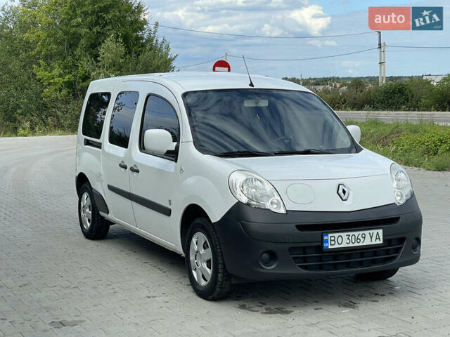 Белый Рено Кенгу, объемом двигателя 0 л и пробегом 67 тыс. км за 6200 $, фото 2 на Automoto.ua