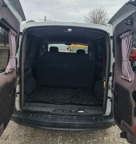 Белый Рено Кенгу, объемом двигателя 1.5 л и пробегом 230 тыс. км за 7200 $, фото 7 на Automoto.ua