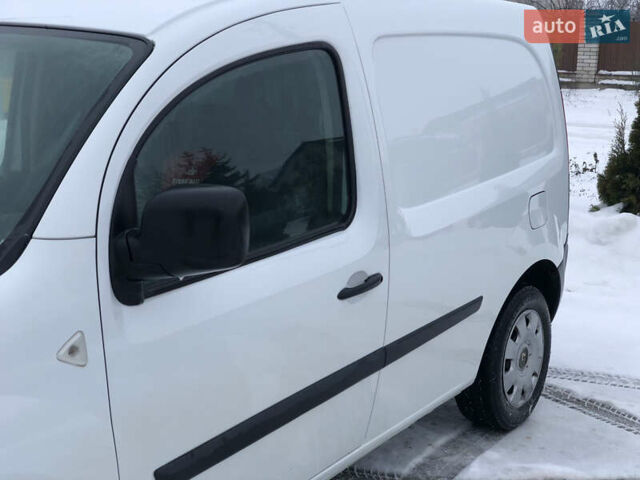 Белый Рено Кенгу, объемом двигателя 0 л и пробегом 105 тыс. км за 7000 $, фото 7 на Automoto.ua