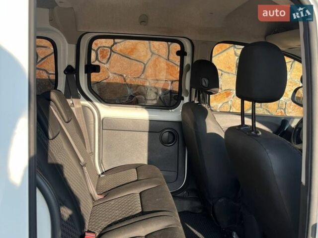 Белый Рено Кенгу, объемом двигателя 0 л и пробегом 94 тыс. км за 6700 $, фото 3 на Automoto.ua