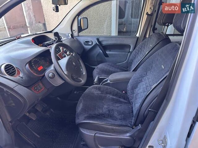 Белый Рено Кенгу, объемом двигателя 1.46 л и пробегом 243 тыс. км за 8600 $, фото 23 на Automoto.ua
