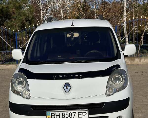 Белый Рено Кенгу, объемом двигателя 1.46 л и пробегом 243 тыс. км за 8600 $, фото 9 на Automoto.ua