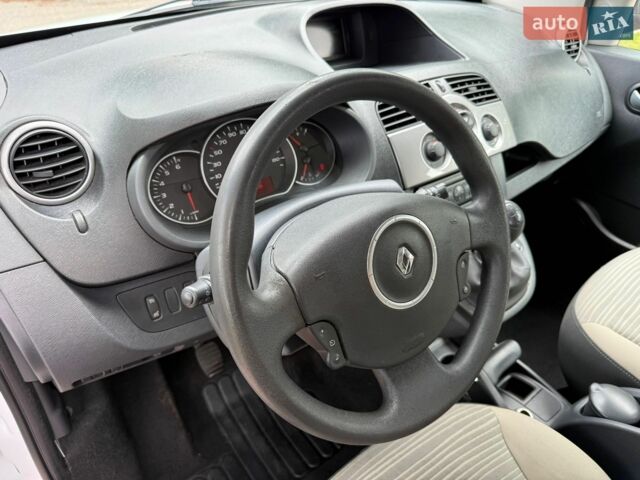 Білий Рено Кєнгу, об'ємом двигуна 1.6 л та пробігом 206 тис. км за 7950 $, фото 47 на Automoto.ua