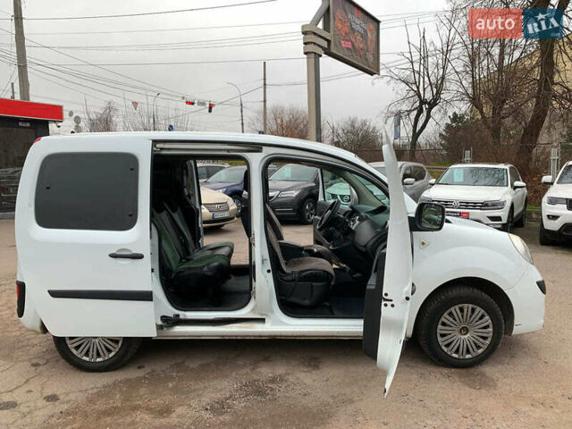 Белый Рено Кенгу, объемом двигателя 1.5 л и пробегом 260 тыс. км за 6300 $, фото 12 на Automoto.ua