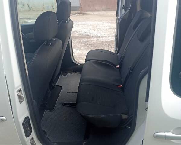 Белый Рено Кенгу, объемом двигателя 1.46 л и пробегом 241 тыс. км за 6600 $, фото 8 на Automoto.ua