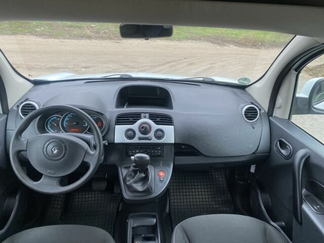 Белый Рено Кенгу, объемом двигателя 0 л и пробегом 87 тыс. км за 6499 $, фото 7 на Automoto.ua