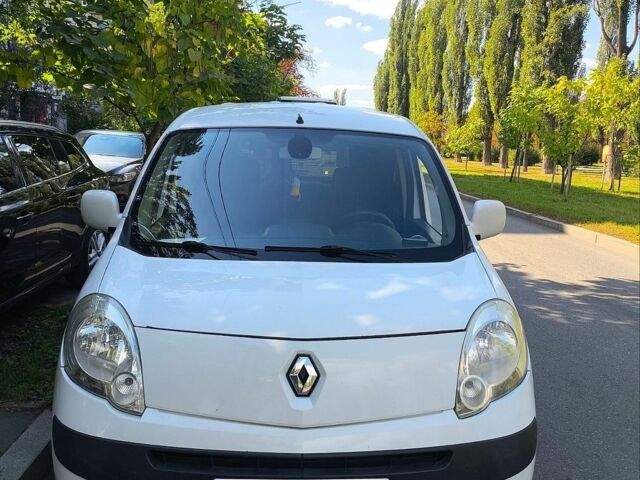 Білий Рено Кєнгу, об'ємом двигуна 1.5 л та пробігом 240 тис. км за 7900 $, фото 1 на Automoto.ua